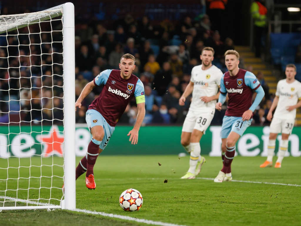 随着莱昂纳 随着莱昂纳